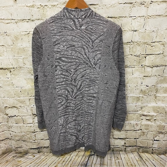 Zozo Gray Printed Thin Knit Open Front Cardigan - Picture 3 of 5